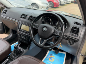 2014 Skoda Yeti 1.8 Tsi Laurin & Klement Outdoor 4WD Euro 5 5dr in Green — image 3