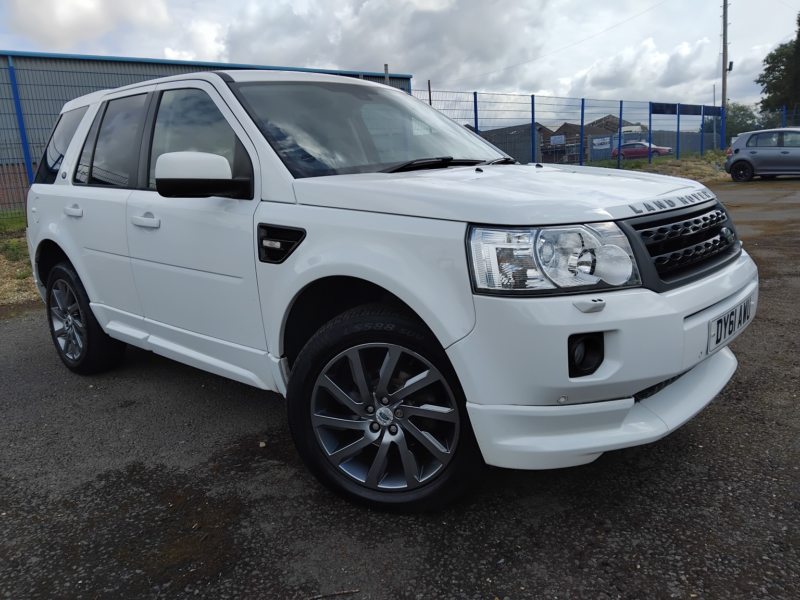 2011 Land Rover Freelander 2 2.2 Sd4 Sport Le in White — image 1