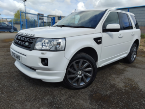2011 Land Rover Freelander 2 2.2 Sd4 Sport Le in White — image 2