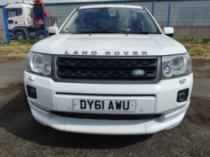 2011 Land Rover Freelander 2 2.2 Sd4 Sport Le in White — image 3