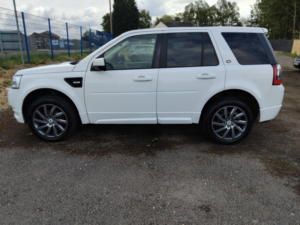 2011 Land Rover Freelander 2 2.2 Sd4 Sport Le in White — image 5