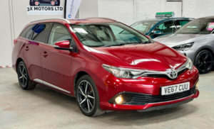 2017 Toyota Auris 1.2 Vvt-I Design Touring Sports Euro 6 (s/s) 5dr (safety Sense) in Red — image 2