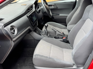 2017 Toyota Auris 1.2 Vvt-I Design Touring Sports Euro 6 (s/s) 5dr (safety Sense) in Red — image 5