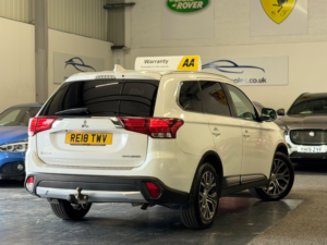 2018 Mitsubishi Outlander 2.2 Di-D 4 in White — image 6