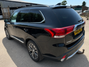 2016 Mitsubishi Outlander 2.2 Di-D 3 in Black — image 3