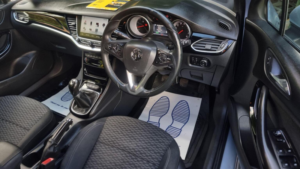 2016 Vauxhall Astra 1.4i Turbo Sri Nav Euro 6 5dr in Silver — image 2