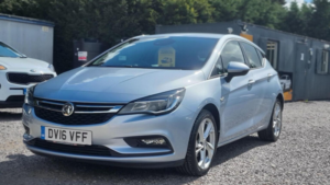 2016 Vauxhall Astra 1.4i Turbo Sri Nav Euro 6 5dr in Silver — image 3