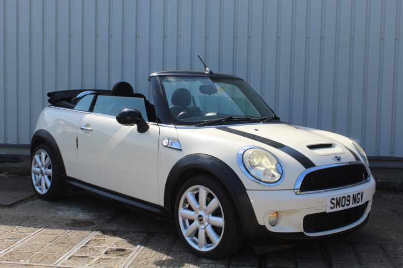 2009 MINI Convertible 1.6 Cooper S Convertible in White — image 1