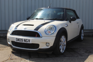 2009 MINI Convertible 1.6 Cooper S Convertible in White — image 4