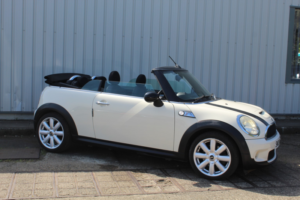 2009 MINI Convertible 1.6 Cooper S Convertible in White — image 5