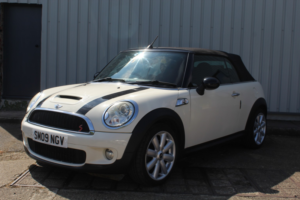 2009 MINI Convertible 1.6 Cooper S Convertible in White — image 6