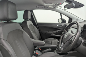 2023 Vauxhall Crossland 1.2 Turbo Ultimate SUV 5dr Petrol Manual Euro 6 (s/s) (110 Ps) in Black — image 3