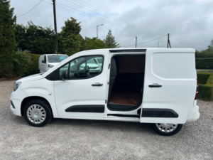 2020 Vauxhall Combo 1.6 Turbo D 2300 Sportive in White — image 6