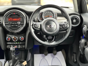 2014 MINI Hatch 1.5 Cooper Euro 6 (s/s) 5dr in Silver — image 2