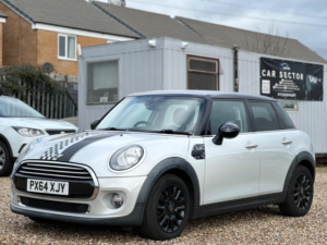 2014 MINI Hatch 1.5 Cooper Euro 6 (s/s) 5dr in Silver — image 6