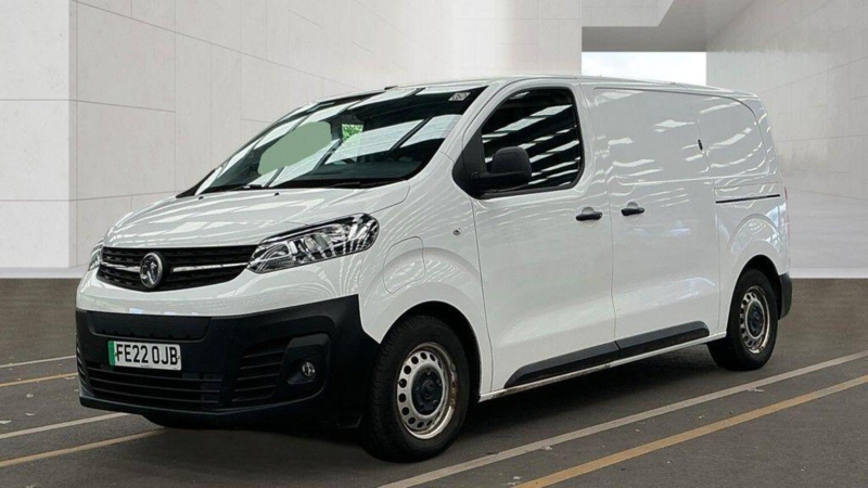 2022 Vauxhall Vivaro Electric 3100 75kwh Dynamic Auto L1 H1 6dr (7.4kw Charger) in White — image 1