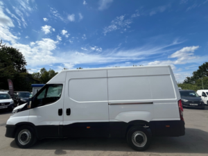 2023 Iveco Daily D Hpi 14v 35s — image 3