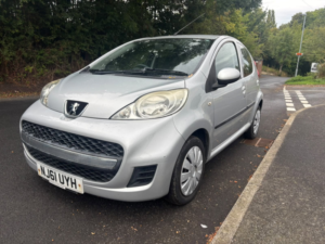 2011 Peugeot 107 1.0 12v Urban Hatchback 5dr Petrol Manual Euro 5 (68 Ps) in Silver — image 4
