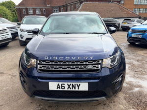 2015 Land Rover Discovery Sport Td4 Se Tech in Blue — image 2