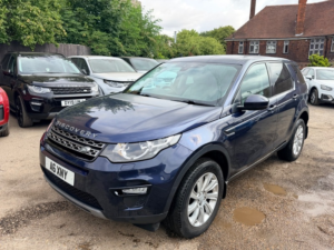 2015 Land Rover Discovery Sport Td4 Se Tech in Blue — image 3