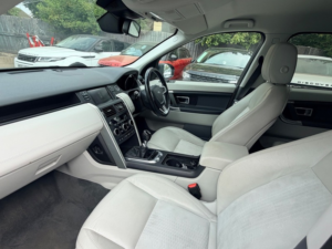 2015 Land Rover Discovery Sport Td4 Se Tech in Blue — image 4
