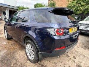 2015 Land Rover Discovery Sport Td4 Se Tech in Blue — image 5