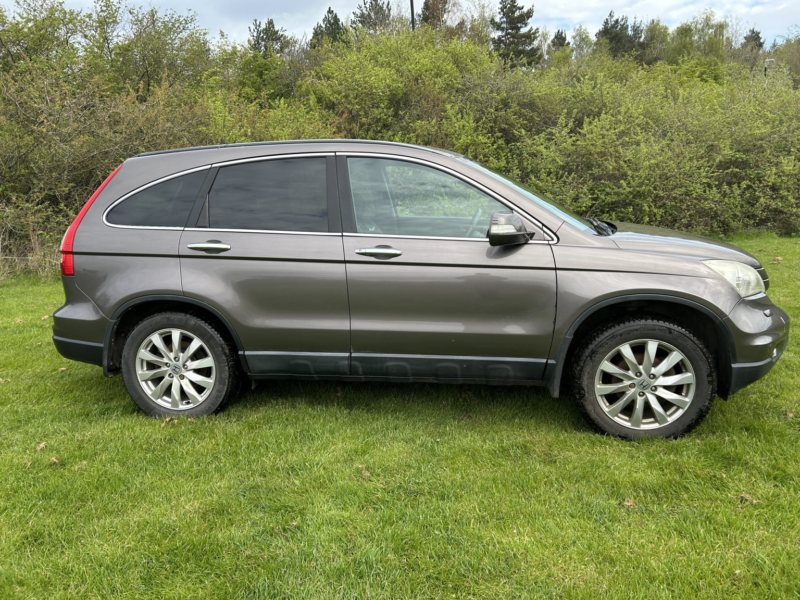 2012 Honda Cr-V 2.2 I-Dtec Es-T in Brown — image 1
