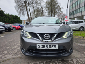 2015 Nissan Qashqai 1.2 Dig-T N-Tec 2WD Euro 6 (s/s) 5dr in Grey — image 6