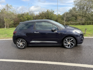2015 Ds Automobiles Ds 3 1.6 Bluehdi 1955 in Blue — image 2