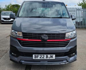 2022 Volkswagen Transporter 2.0 Bitdi T30 Highline Kombi DSG 4motion Swb Euro 6 (s/s) 5dr in Grey — image 2
