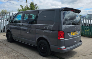 2022 Volkswagen Transporter 2.0 Bitdi T30 Highline Kombi DSG 4motion Swb Euro 6 (s/s) 5dr in Grey — image 5