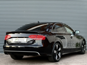 2011 Audi A4 2.0 Tfsi Dynamik in Black — image 3