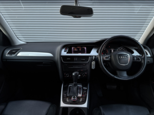 2011 Audi A4 2.0 Tfsi Dynamik in Black — image 5