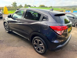 2016 Honda Hr-V 1.5 I-Vtec Se SUV 5dr Petrol Manual Euro 6 (s/s) (130 Ps) in Black — image 4