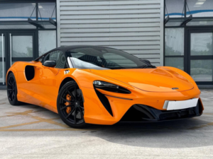 2023 Mclaren Artura 3.0t V6 7.4kwh Ssg Euro 6 (s/s) 2dr in Orange — image 2
