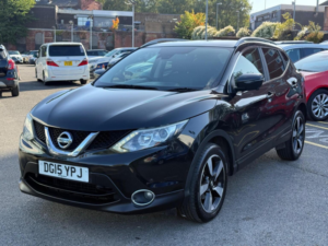 2015 Nissan Qashqai 1.5 Dci N-Tec+ 2WD Euro 5 (s/s) 5dr in Black — image 4