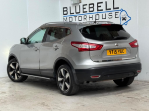 2015 Nissan Qashqai 1.2 Dig-T N-Tec+ 2WD Euro 5 (s/s) 5dr in Silver — image 4