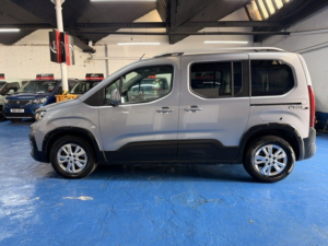 2019 Peugeot Rifter 1.5 in Grey — image 6