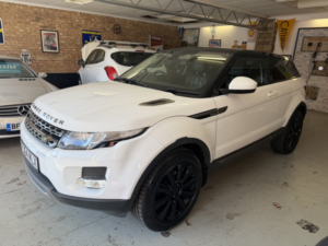 2014 Land Rover Range Rover Evoque 2.2 Sd4 Pure Tech in White — image 3