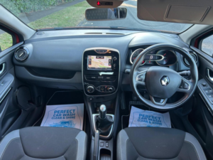 2016 Renault Clio 1.5 Dci Dynamique S Nav Euro 6 (s/s) 5dr in Red — image 3