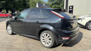 2010 Ford Focus 1.6 Tdci Zetec S Black 5dr Low Tax+great Value+bluetooth in Black — image 3