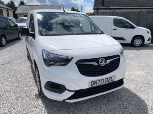 2020 Vauxhall Combo 1.6 Turbo D 2300 Sportive in White — image 2