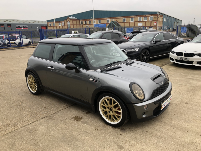 2004 MINI Hatch 1.6 Cooper S Hatch in Silver — image 1