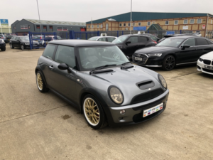 2004 MINI Hatch 1.6 Cooper S Hatch in Silver — image 2