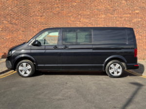 2022 Volkswagen Transporter 2.0 Tdi T32 Highline Kombi DSG Fwd Lwb High Roof Euro 6 (s/s) 5dr in Black — image 6