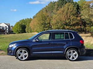 2014 Volkswagen Tiguan 2.0 Tdi Bluemotion Tech R-Line SUV 5dr Diesel Manual 4WD Euro 5 (s/s) (nav) (177 Ps) in Blue — image 4