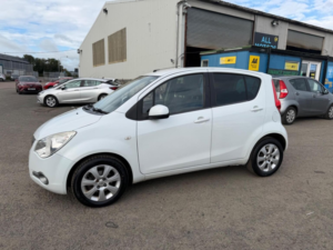 2009 Vauxhall Agila 1.2 16v Design Auto Euro 4 5dr in White — image 3