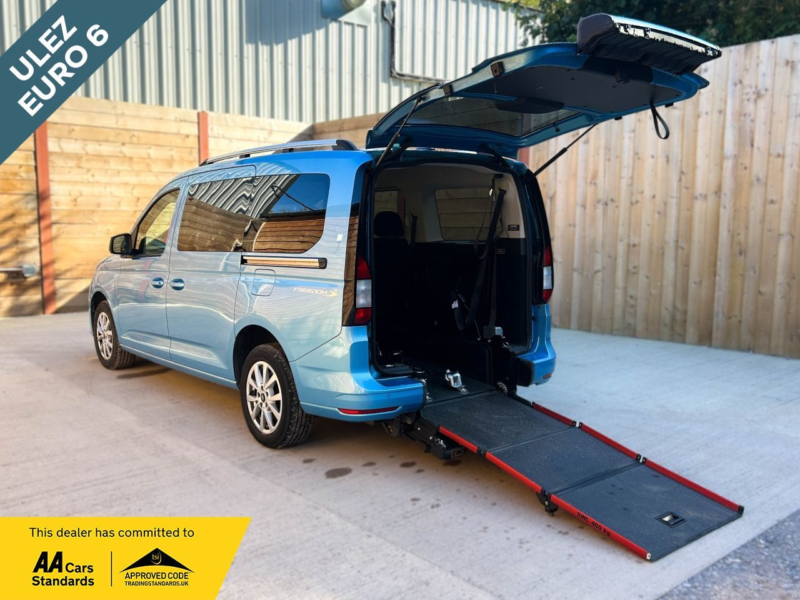 2024 Ford Grand Tourneo Connect 5 SEAT Wheelchair Accessible Disabled Access Vehicle Wav in Blue — image 1