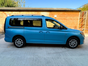 2024 Ford Grand Tourneo Connect 5 SEAT Wheelchair Accessible Disabled Access Vehicle Wav in Blue — image 5