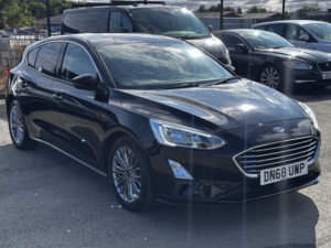 2018 Ford Focus 1.0 T Ecoboost Titanium X in Black — image 4
